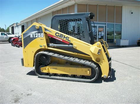 gehl rt250 skid steer|gehl rt250 oil capacity.